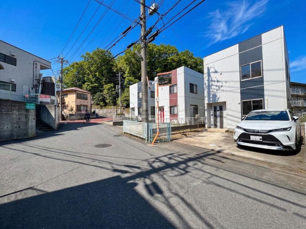 Tranquil 3LDK House Surrounded by Nature - Photo 1