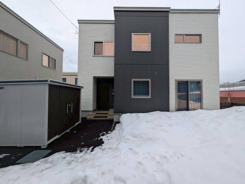 4LDK house in Nishi Ward, Sapporo, Hokkaido - Photo 1