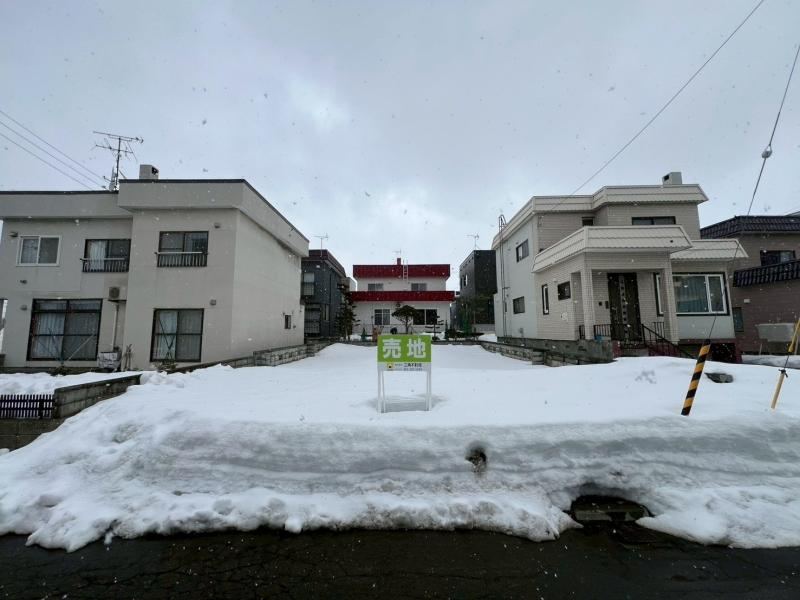 195 m² land in Nishi Ward, Sapporo, Hokkaido - Photo 1