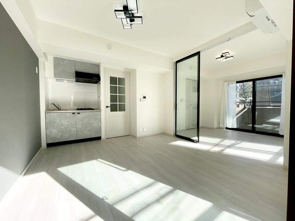 Cozy 1DK Apartment in Takahido - Photo 1