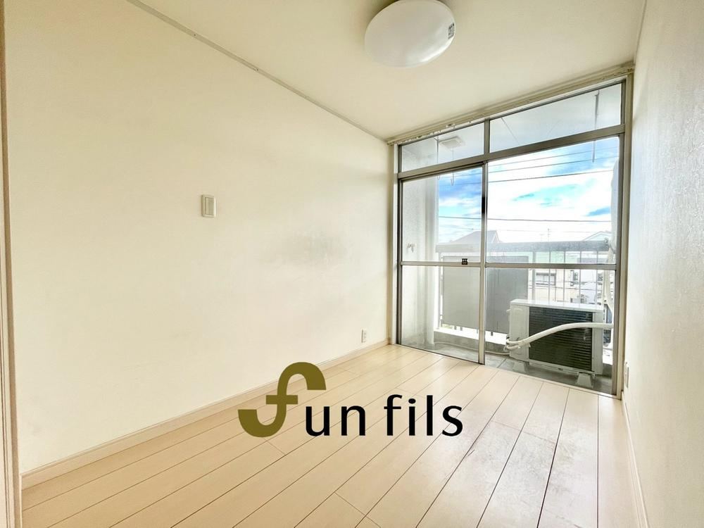 Quiet 2DK Apartment with Great Sunlight in Nishihara - Photo 1