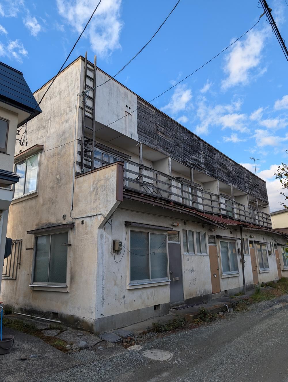 Spacious 215.14 sqm Lot in Hirosaki - Photo 1