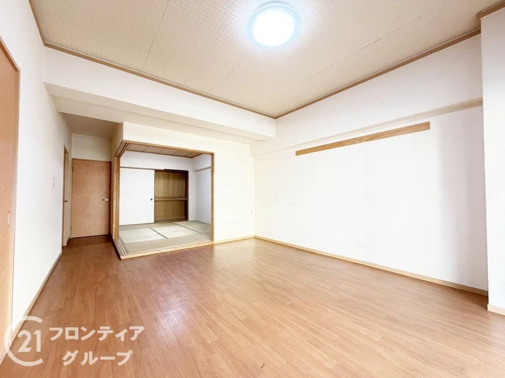 4DK apartment in Kita Ward, Osaka - Photo 1