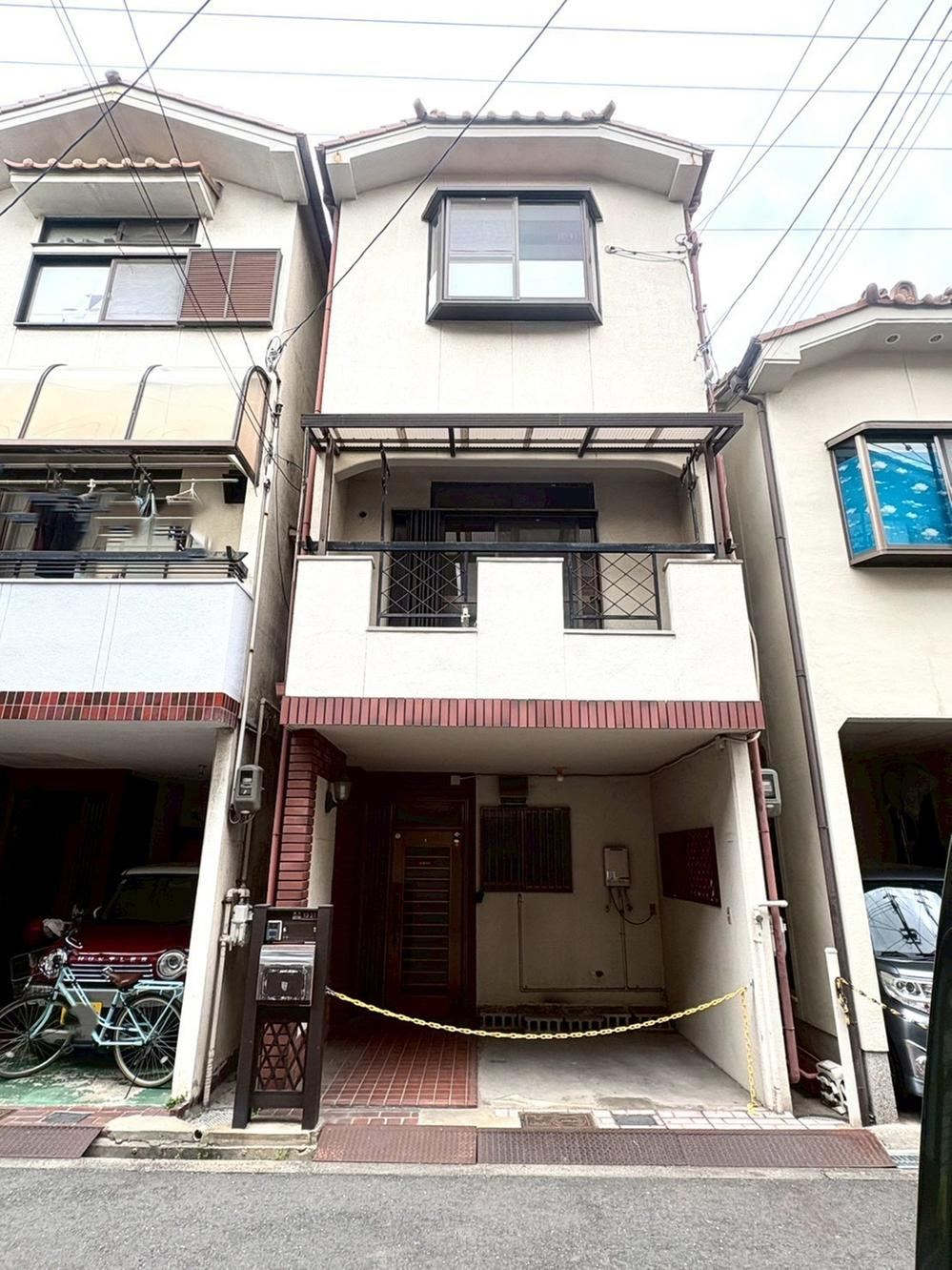 4DK house in Tsurumi Ward, Osaka - Photo 1