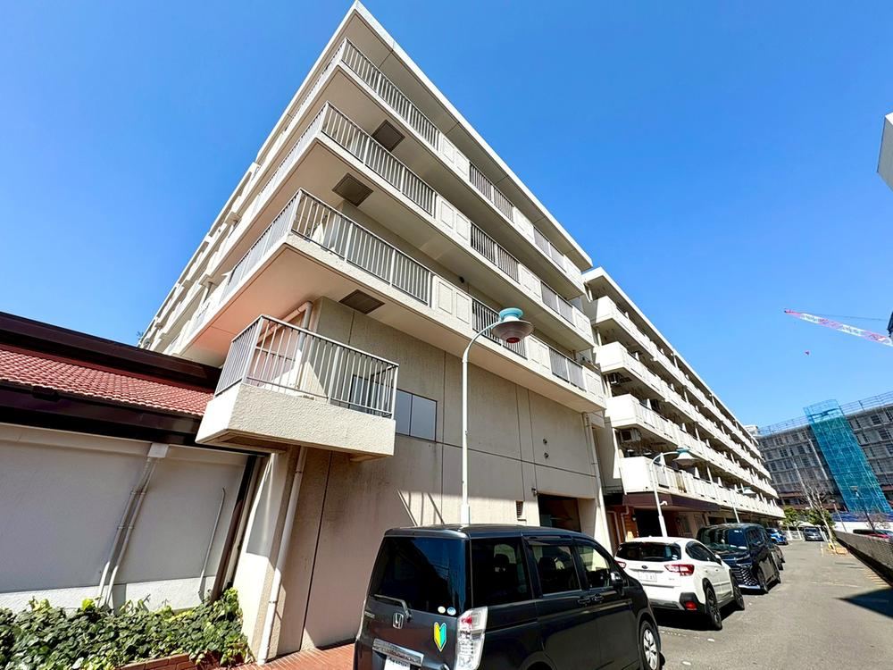 3LDK apartment in Totsuka Ward, Yokohama, Kanagawa - Photo 1