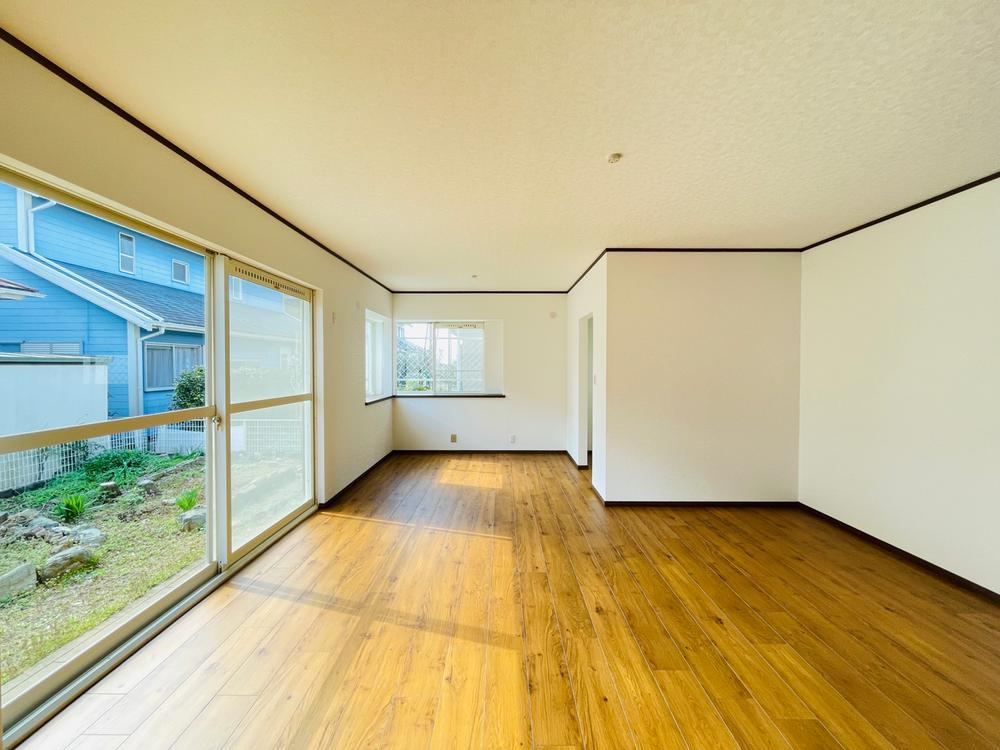 Spacious 4LDK Home with Ample Storage in Inzai - Photo 1