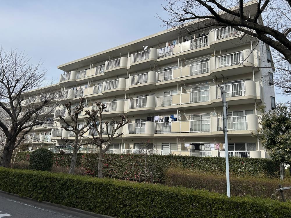 3LDK apartment in Misato, Saitama - Photo 1
