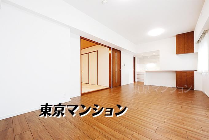 Modern 3LDK Apartment with Private Yard - Photo 1