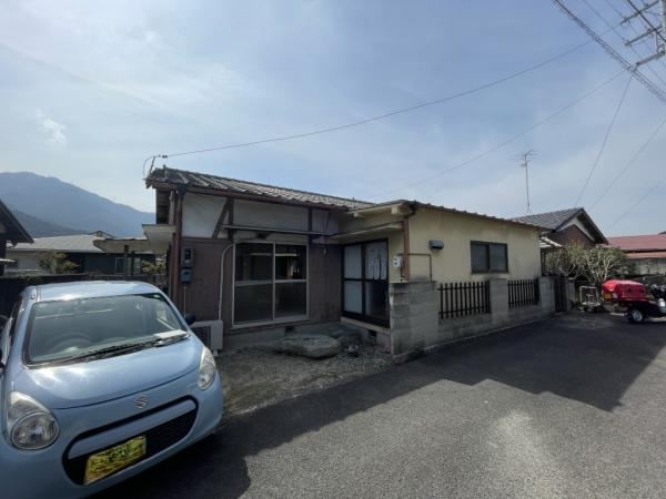 4DK house in Saijo, Ehime - Photo 1