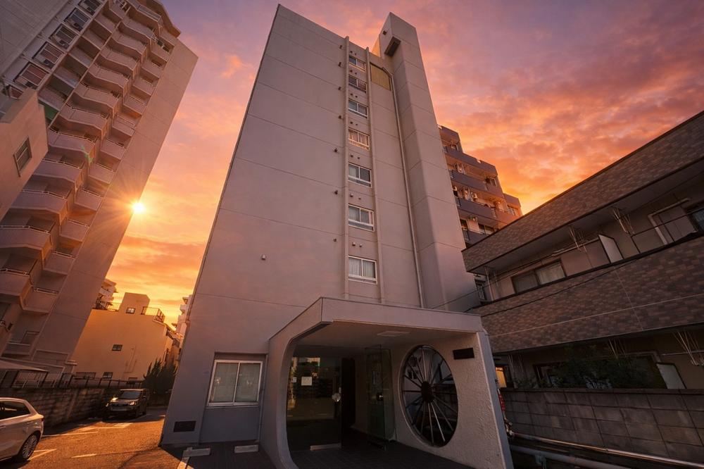 Charming 1LDK Apartment in Katsushika, Tokyo - Photo 1