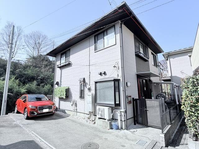 Custom-Built Home with Garden in Kanagawa - Photo 1