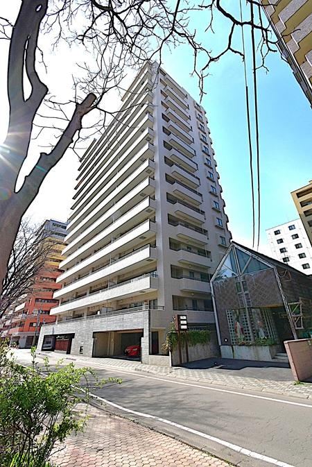 2LDK apartment in Chuo Ward, Sapporo, Hokkaido - Photo 1