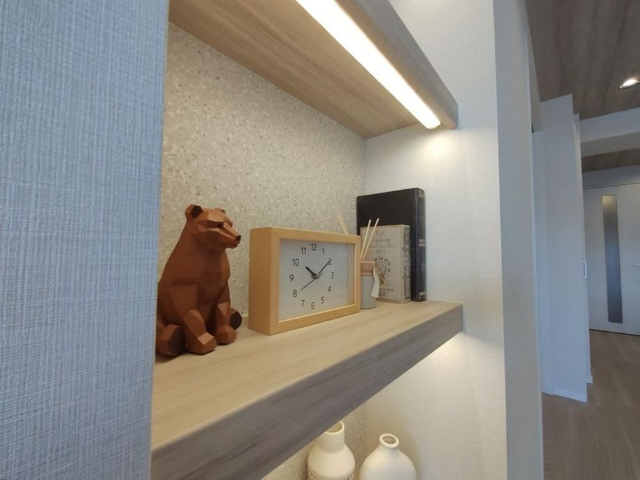 Renovated 2LDK Apartment with Furniture and Appliances Included - Photo 1