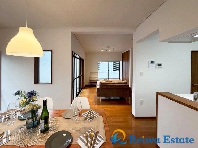 Spacious 3LDK House with South-Facing Garden and Deck - Photo 1