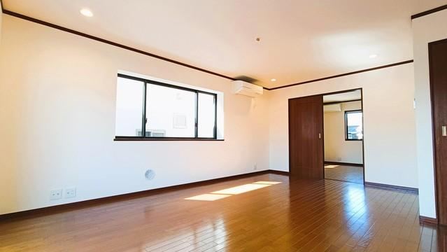 Modern 3LDK House with Garden in Minuma - Photo 1