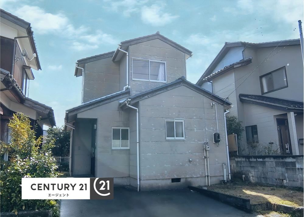 3LDK Home with Upcoming Renovations - Photo 1
