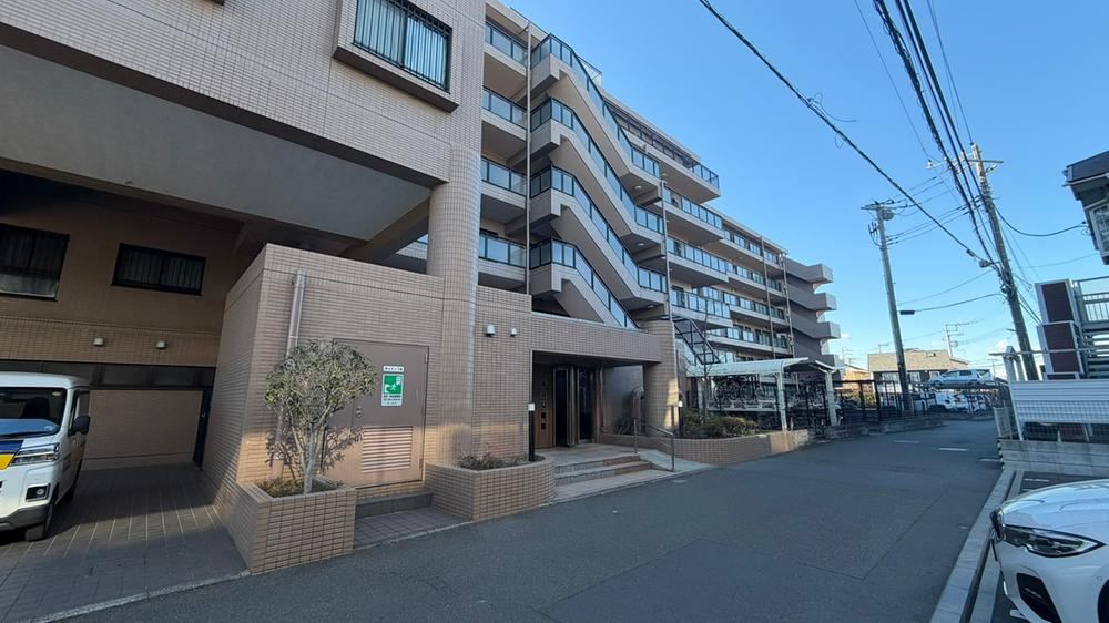 3LDK apartment in Chigasaki, Kanagawa - Photo 1