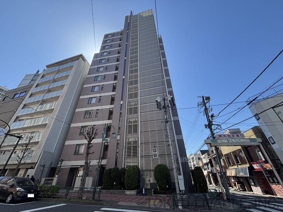 2LDK+S apartment in Shinagawa Ward, Tokyo - Photo 1