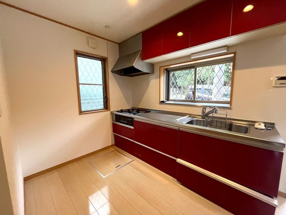 Renovated 2DK House Ready for Immediate Move-In - Photo 1