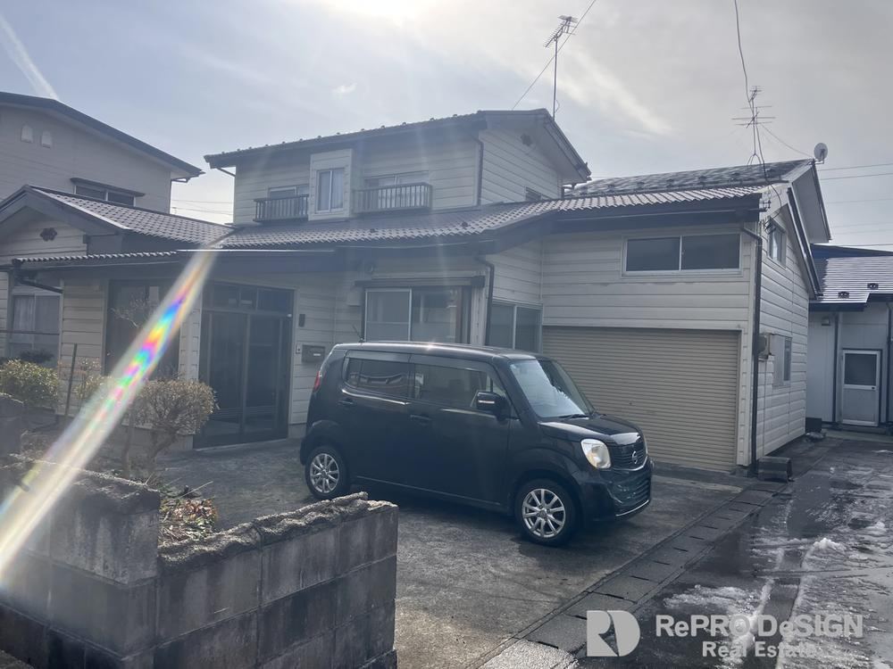 Spacious 5DK House with Parking in Akita - Photo 1