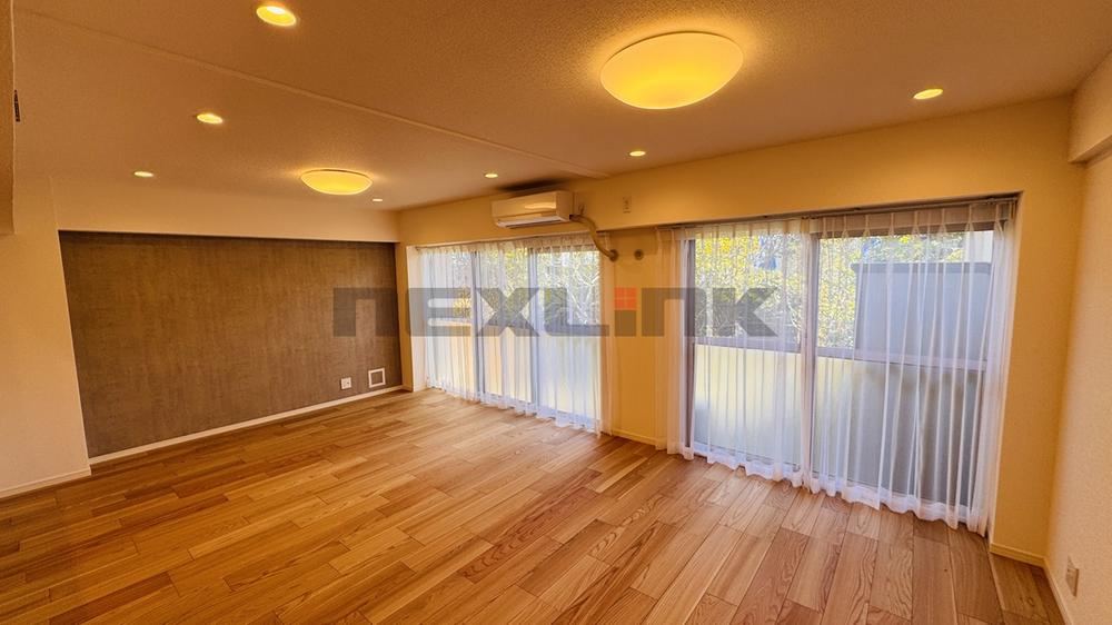 2LDK+S apartment in Ichikawa, Chiba - Photo 1