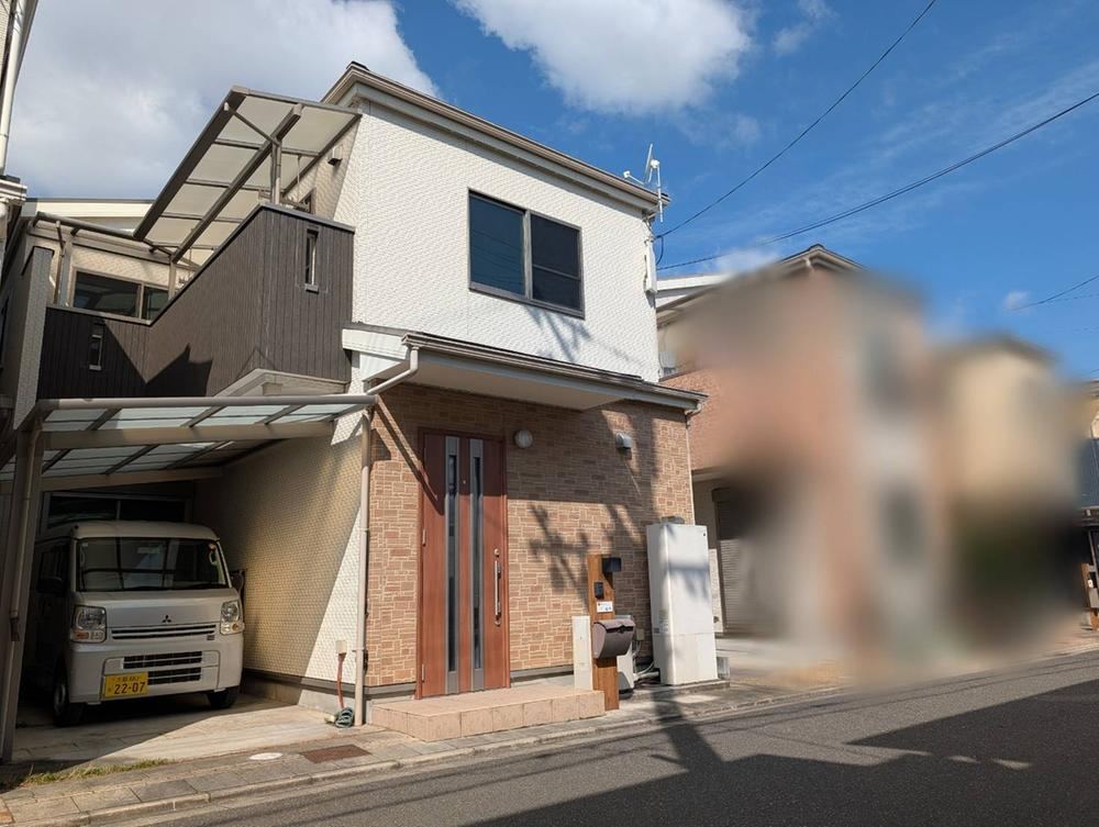 4LDK house in Higashiosaka, Osaka - Photo 1