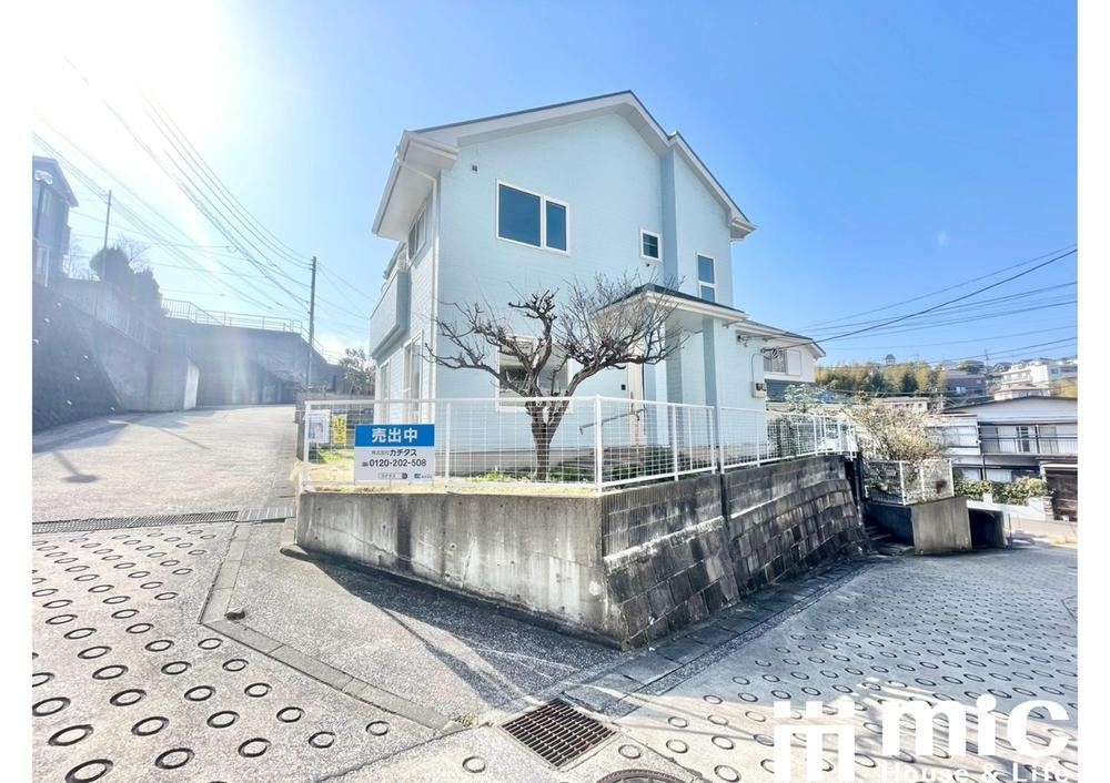Fully Renovated Home with Elevator and Parking for 2 Cars - Photo 1