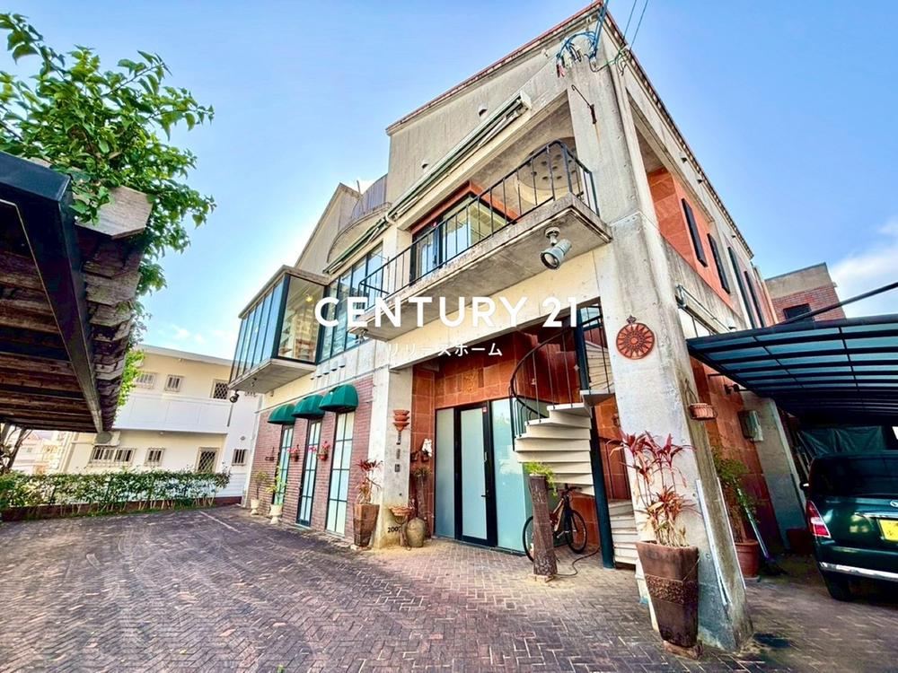 4LDK house in Naha, Okinawa - Photo 1