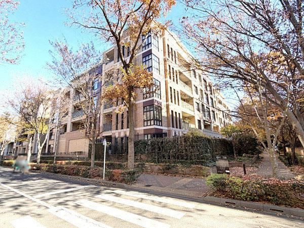 3LDK apartment in Suginami Ward, Tokyo - Photo 1