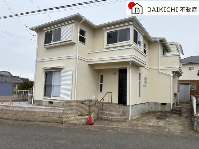 Bright 4LDK Home with Dual Sunlight Exposure in Honjo - Photo 1