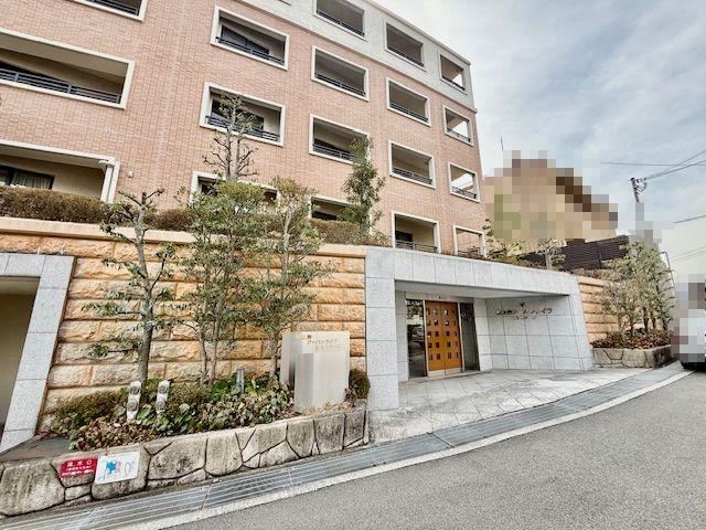 3LDK apartment in Ikoma, Nara - Photo 1