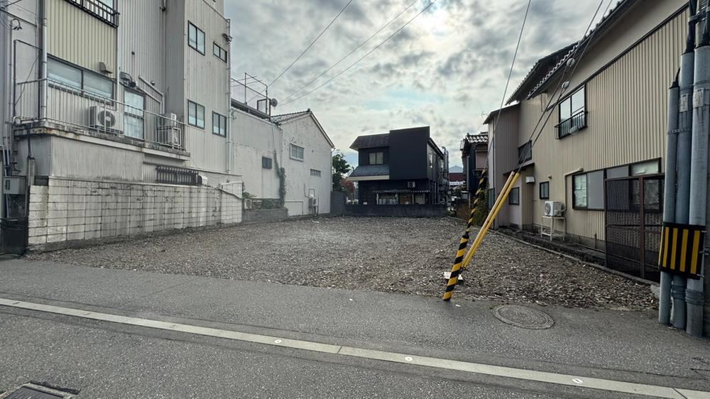 232 m² land in Kanazawa, Ishikawa - Photo 1