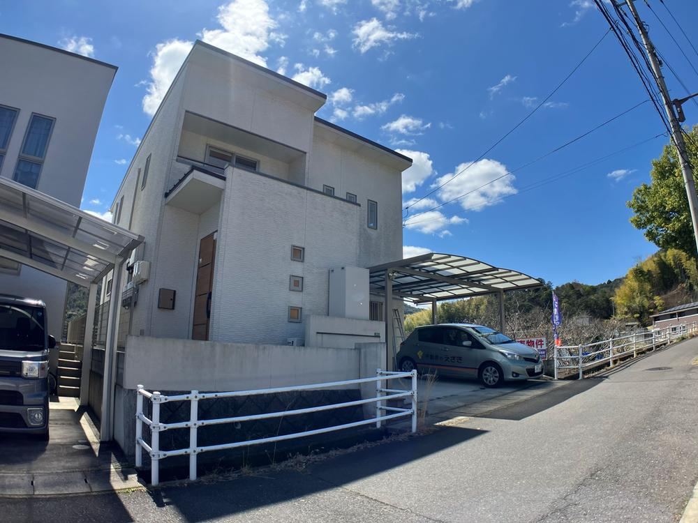 4LDK+S house in Asaminami Ward, Hiroshima - Photo 1
