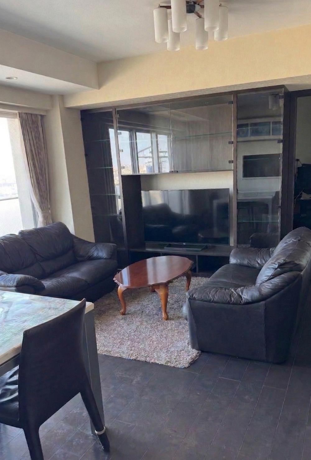 4LDK apartment in Funabashi, Chiba - Photo 1