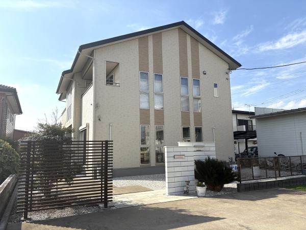 Modern All-Electric Home with Solar Power in Mito - Photo 1