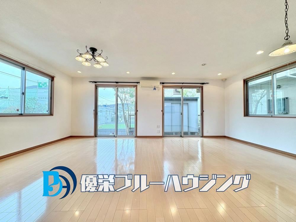 Modern 4LDK House in Konan-dai - Photo 1