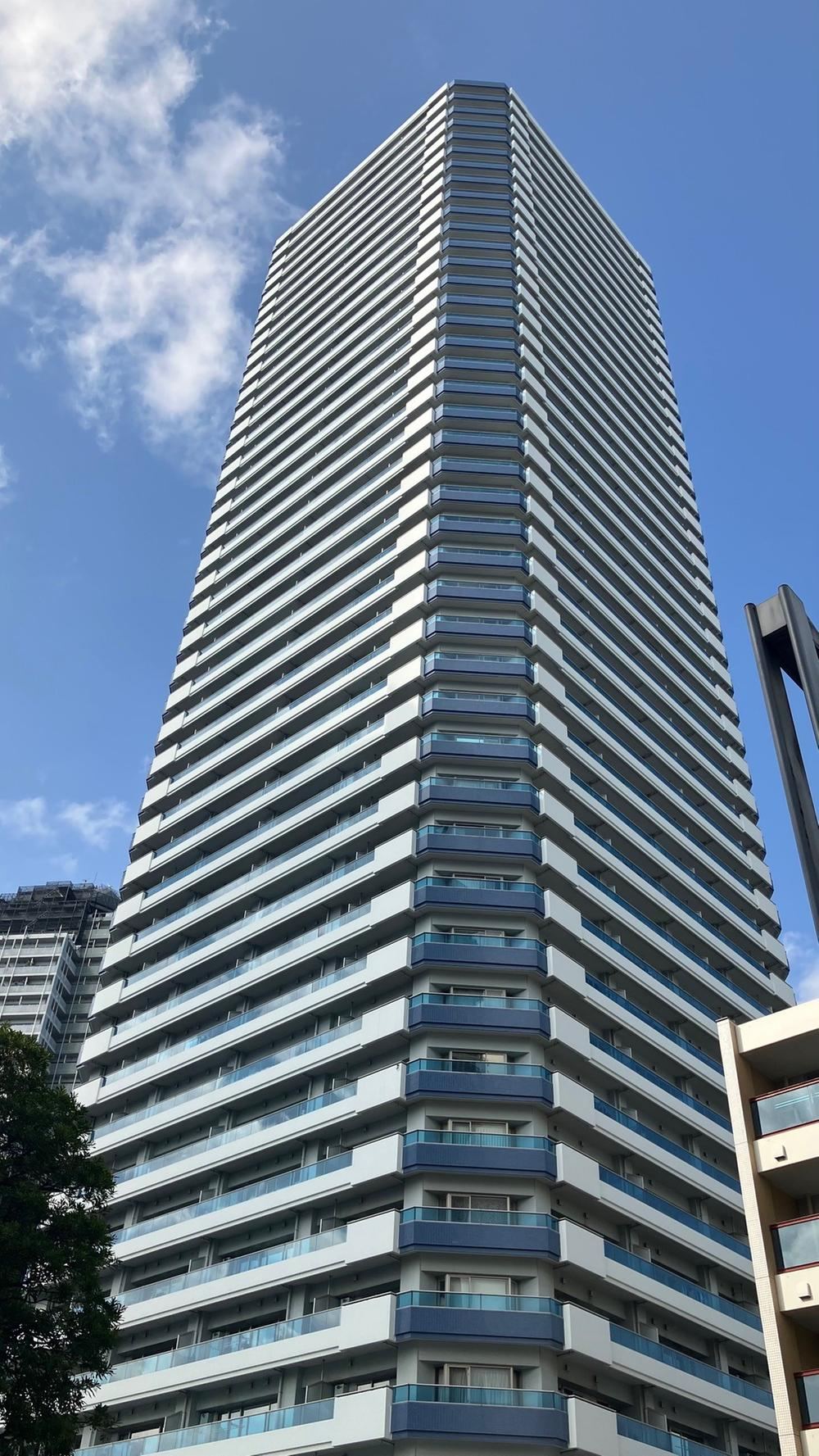 2LDK apartment in Kanagawa Ward, Yokohama, Kanagawa - Photo 1
