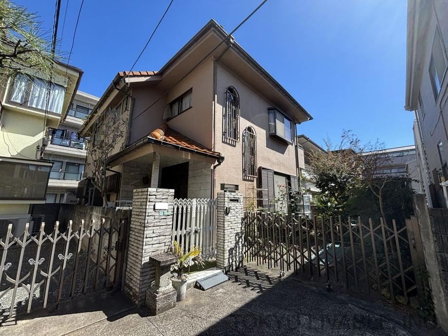 Spacious 7DK House in Shakujii Park Area - Photo 1