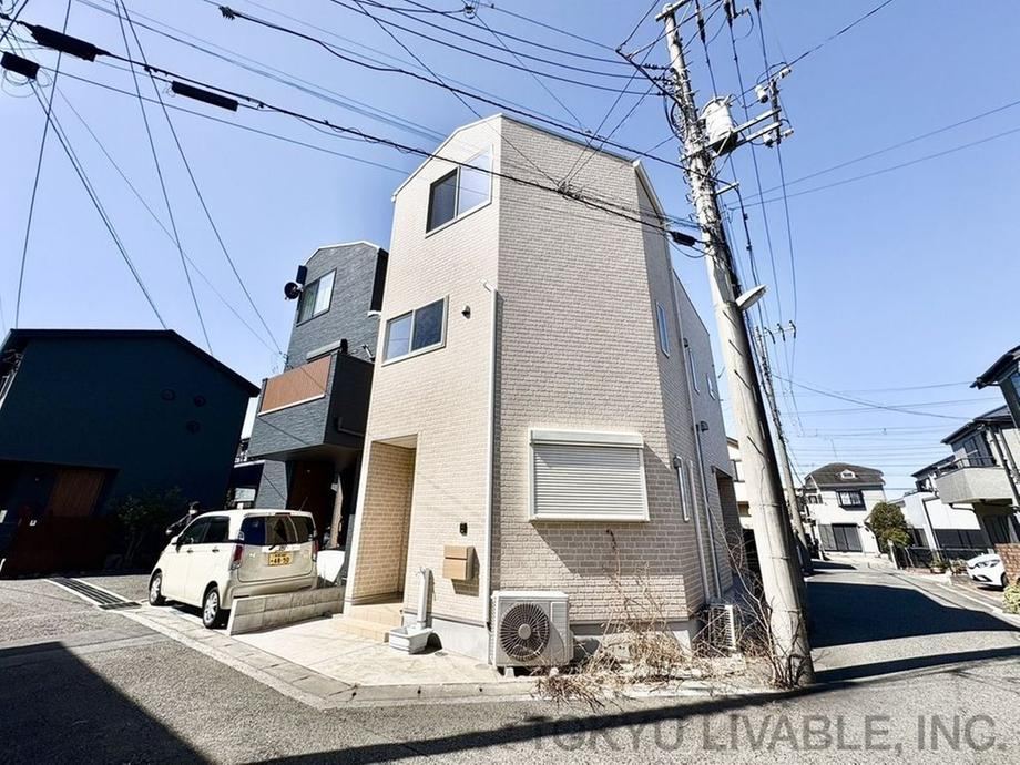 Stylish 4LDK House in Yokohama - Photo 1