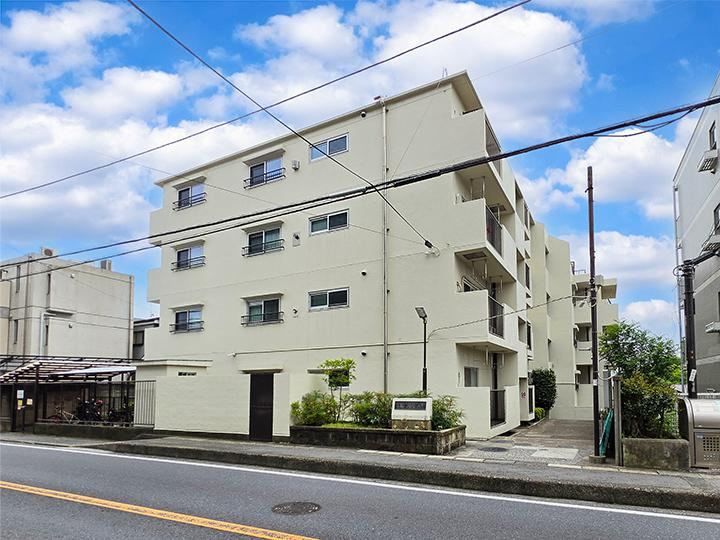 3LDK apartment in Tsurumi Ward, Yokohama, Kanagawa - Photo 1