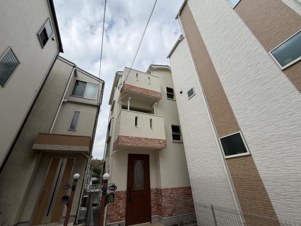 Modern 3LDK House with Renovations in Konan - Photo 1