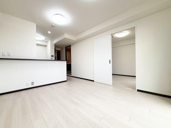 2LDK+S apartment in Yodogawa Ward, Osaka - Photo 1
