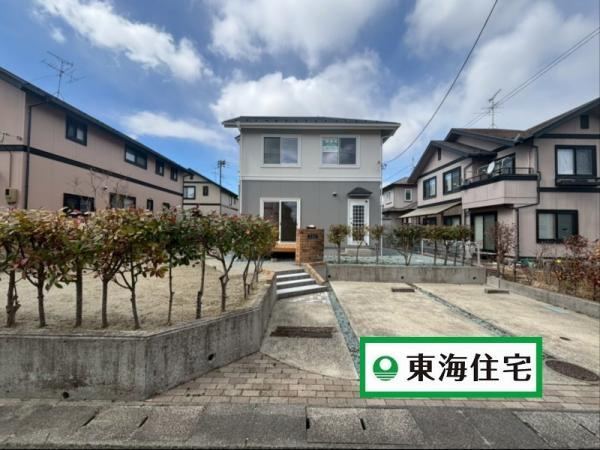 Spacious 4LDK House with 82.58 Tsubo Lot in Sendai - Photo 1