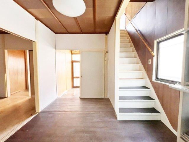 5DK house in Toyonaka, Osaka - Photo 1