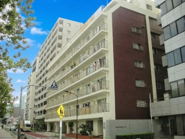 studio apartment in Minato Ward, Tokyo - Photo 1
