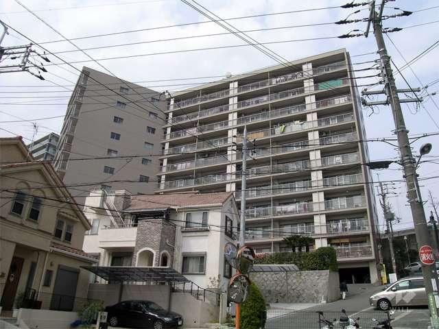 2LDK apartment in Toyonaka, Osaka - Photo 1