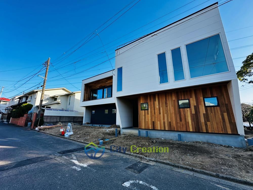 Stunning 3LDK Home with Scenic Views - Photo 1