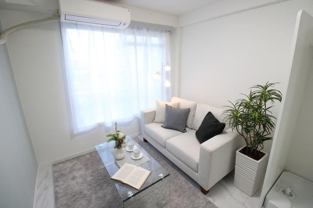 2LDK apartment in Hamura, Tokyo - Photo 1