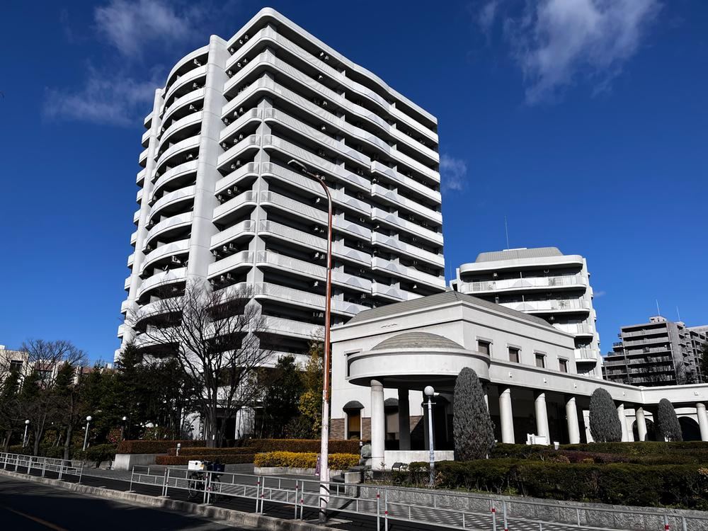 3LDK apartment in Miyakojima Ward, Osaka - Photo 1