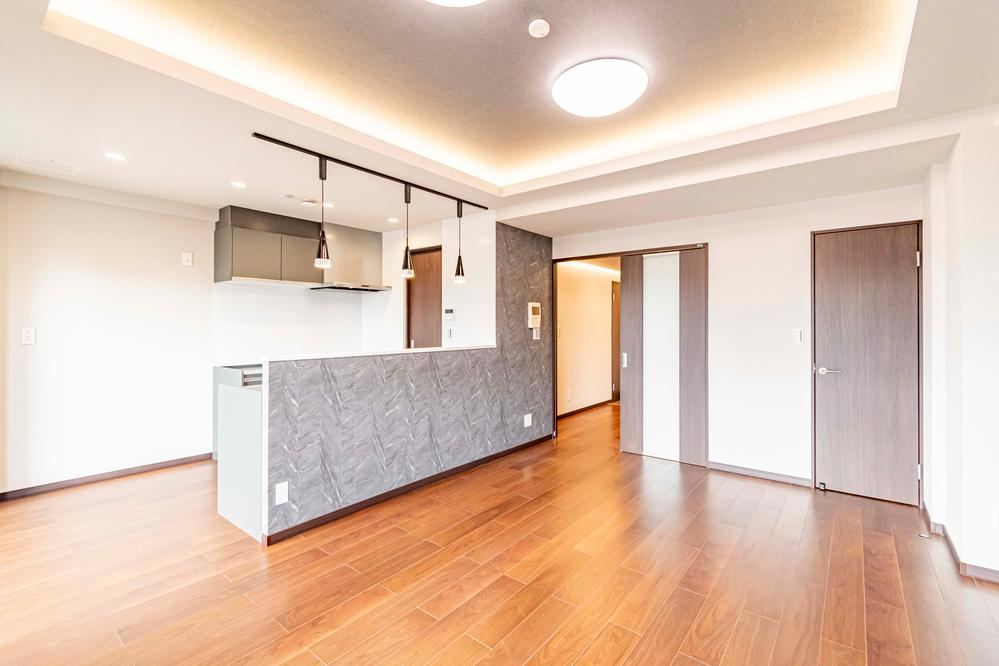2LDK+S apartment in Tsurumi Ward, Yokohama, Kanagawa - Photo 1